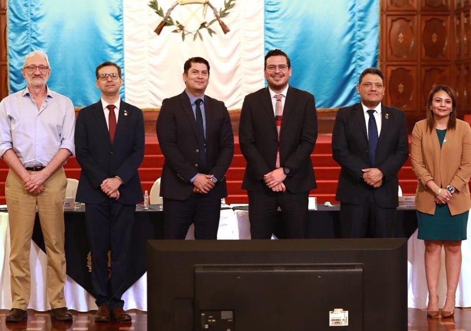 Lanzamiento de 289 cursos certificables gratuitos para guatemaltecos