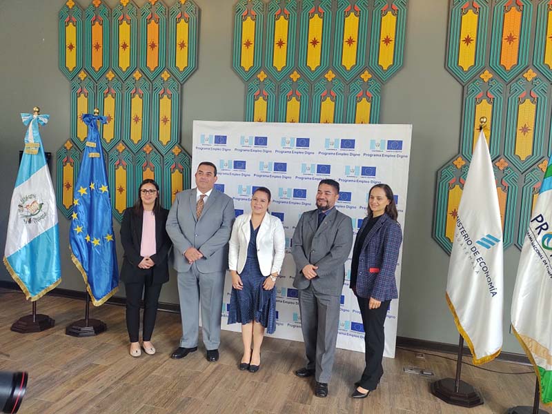 FERIA DE LAS BECAS PARA LA PRODUCTIVIDAD Y EL EMPLEO DIGNO