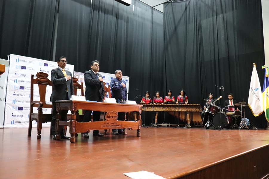 CLAUSURA DE CURSOS EN LA CIUDAD CAPITAL